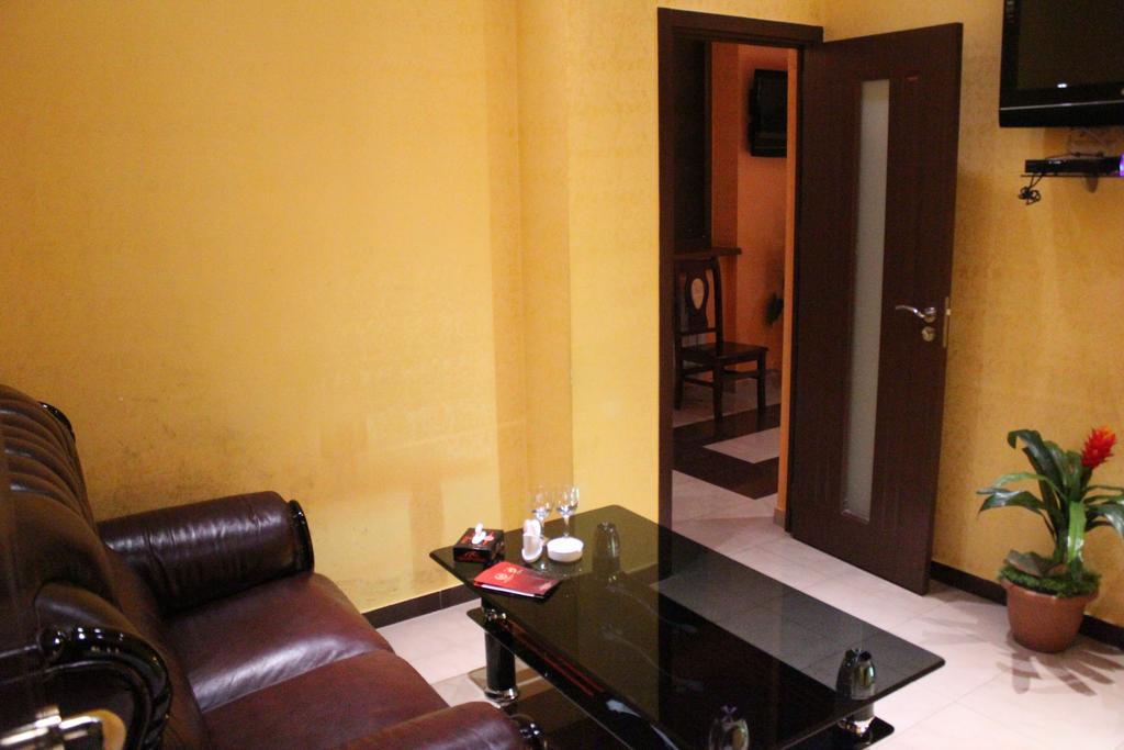 Sochi Plaza Hotel Yerevan Room photo