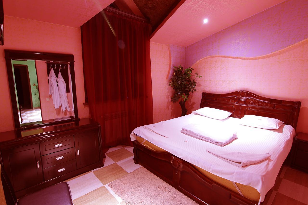Sochi Plaza Hotel Yerevan Exterior photo