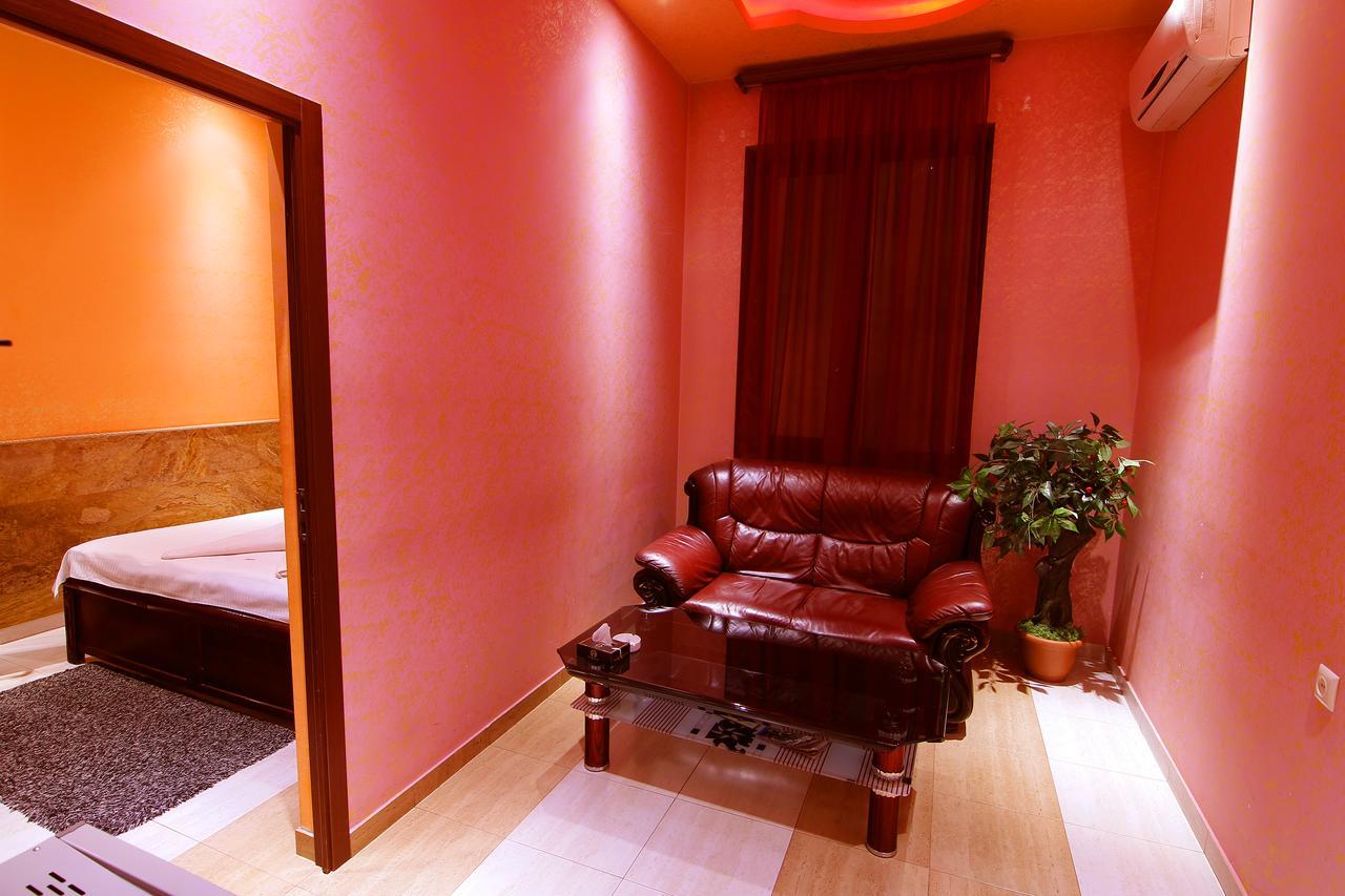 Sochi Plaza Hotel Yerevan Exterior photo