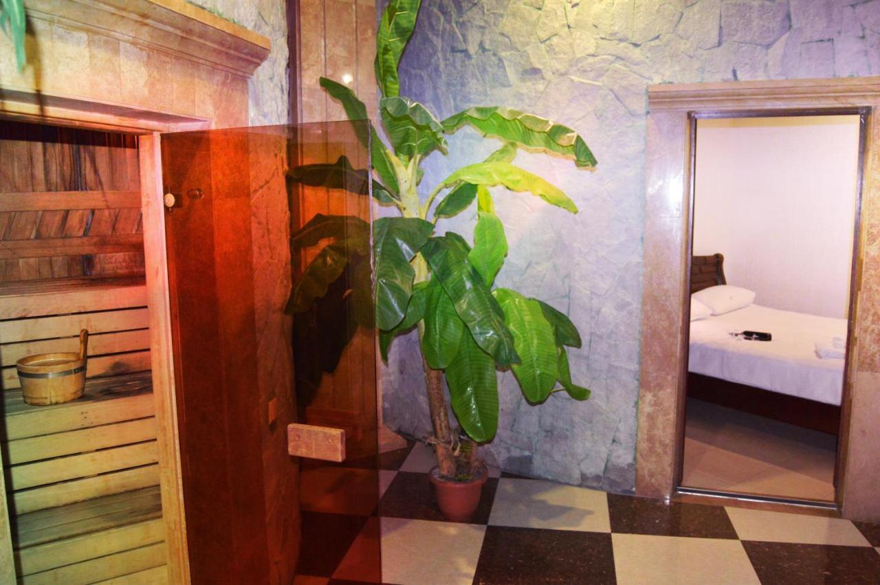 Sochi Plaza Hotel Yerevan Exterior photo