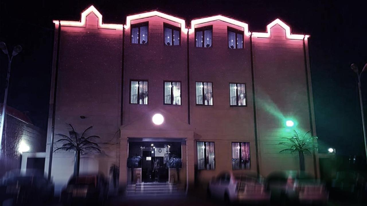 Sochi Plaza Hotel Yerevan Exterior photo